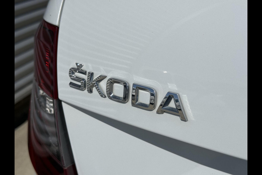 Škoda Octavia Combi 1.4 TSI Greentech Style Business 1e Eigenaar|Trekhaak|Cruise|Carplay|Stoelverw|PDC V+A|Navi|Clima|APK tot 03-2027