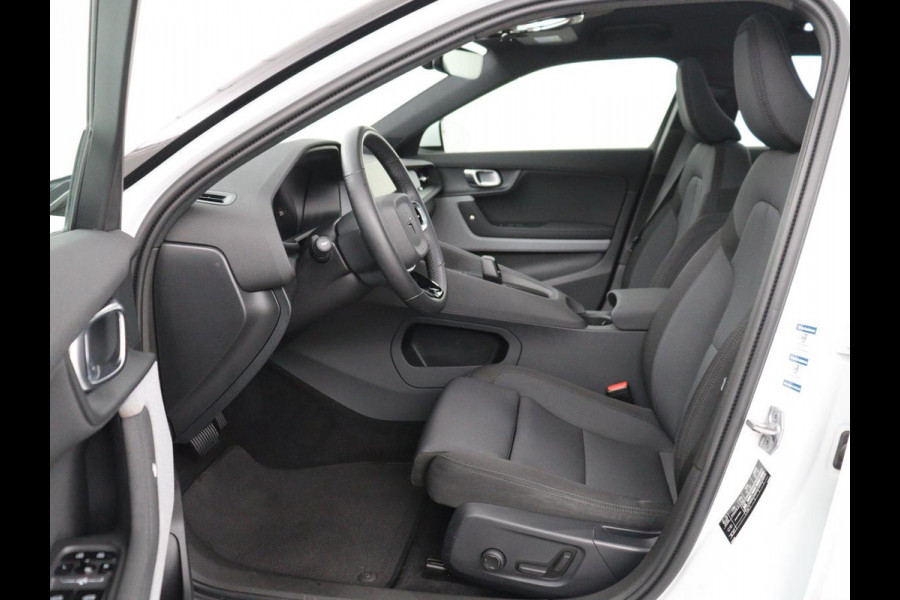 Polestar 2 Long Range Single Motor 78 kWh | SOH 92.0% | Trekhaak | Plus Pack | Panoramadak | | SOH 92.0% | Trekhaak | Plus Pack | Panoramadak | Harman/Kardon | Stuur/stoel verwarming | 20'' | Camera