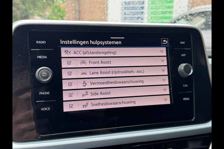 Volkswagen T-Roc TSI 115PK LIFE GOAL EDITION VIRTUAL/NAVI/ACC/STOELVERW. fabrieksgarantie
