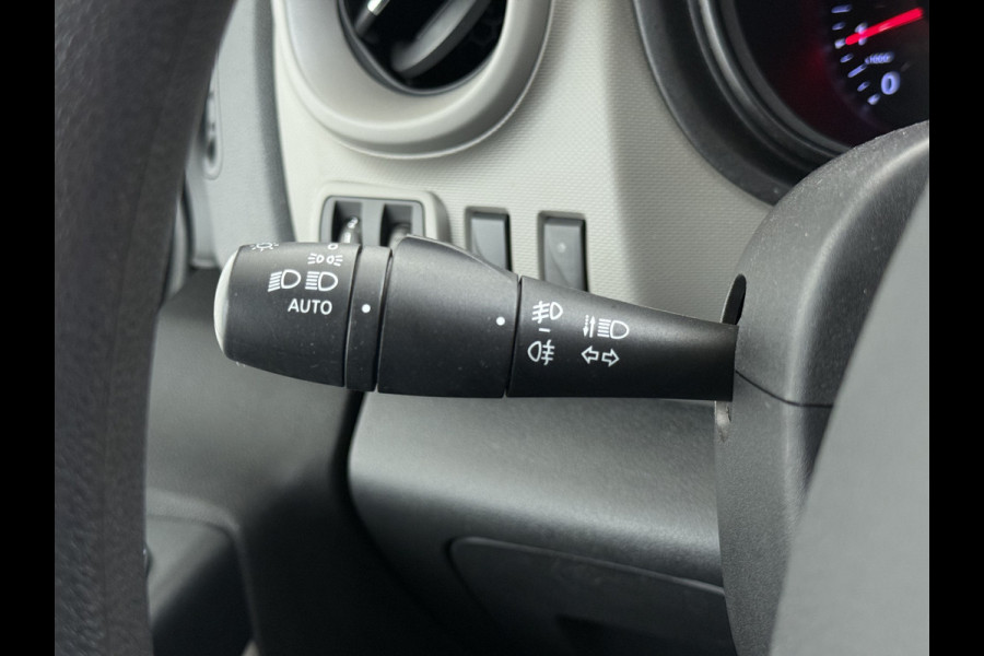 Renault Trafic 1.6dCi T29 L2H1 3-Persoons Trekhaak Euro 6 Navi Airco Cruise Control Bluetooth Pdc Comfort Regen-Lichtsensor Betonplex Vloer Lat om Lat Wandbetimmering Schuifdeur 2.000KG Trekgewicht Origineel Nederlandse Auto