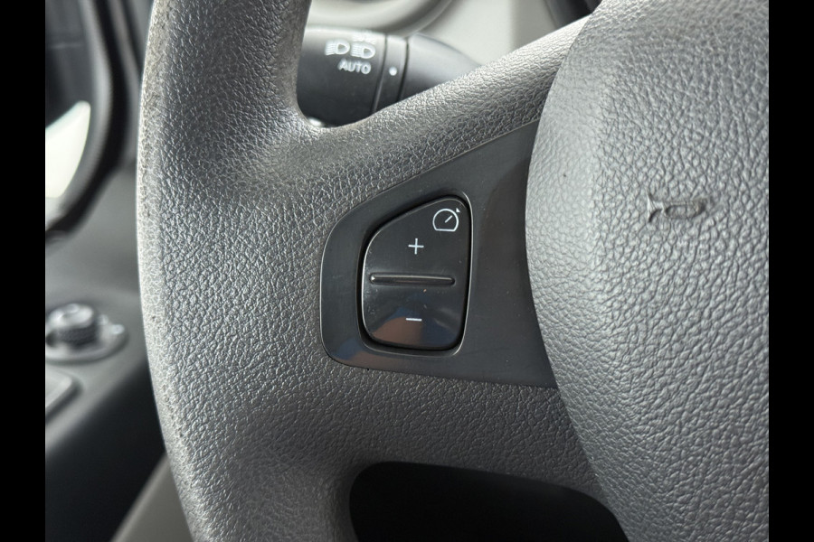Renault Trafic 1.6dCi T29 L2H1 3-Persoons Trekhaak Euro 6 Navi Airco Cruise Control Bluetooth Pdc Comfort Regen-Lichtsensor Betonplex Vloer Lat om Lat Wandbetimmering Schuifdeur 2.000KG Trekgewicht Origineel Nederlandse Auto
