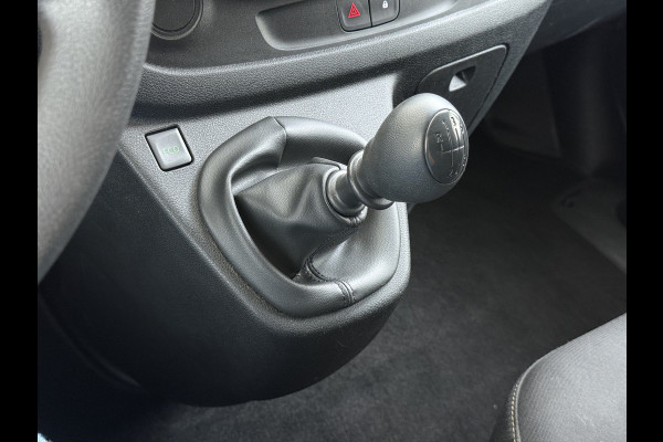 Renault Trafic 1.6dCi T29 L2H1 3-Persoons Trekhaak Euro 6 Navi Airco Cruise Control Bluetooth Pdc Comfort Regen-Lichtsensor Betonplex Vloer Lat om Lat Wandbetimmering Schuifdeur 2.000KG Trekgewicht Origineel Nederlandse Auto
