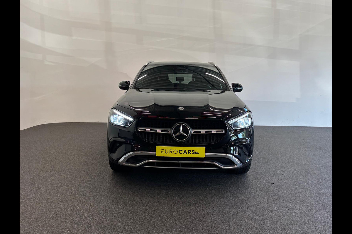 Mercedes-Benz GLA 250 e DCT-8 Aut. Business Solution PDC VA + Camera Navi Stoelverwarming Elektrische Klep LED Privacy Glass 11 kW laden