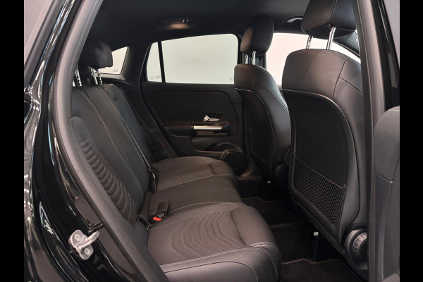 Mercedes-Benz GLA 250 e DCT-8 Aut. Business Solution PDC VA + Camera Navi Stoelverwarming Elektrische Klep LED Privacy Glass 11 kW laden