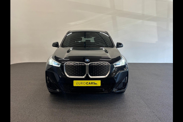 BMW iX1 eDrive20 67 kWh M Sport Edition 204pk Camera PDC Stoelverwarming Navi Hifi 18 inch M Velgen Adaptief M Onderstel
