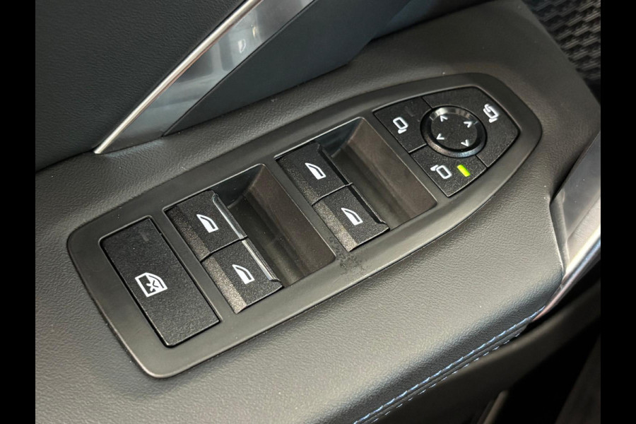 BMW iX1 eDrive20 67 kWh M Sport Edition 204pk Camera PDC Stoelverwarming Navi Hifi 18 inch M Velgen Adaptief M Onderstel