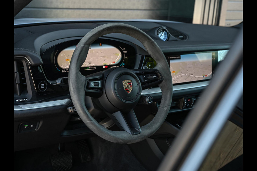 Porsche Cayenne 3.0 E-Hybrid | Panoramadak | Achterasbesturing | 18 Wegs Memory Seats | 360 Camera | Soft Close | Ambiente Verlichting | Stuurverwarming |