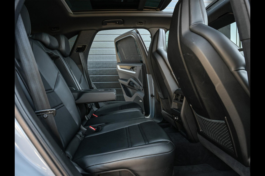 Porsche Cayenne 3.0 E-Hybrid | Panoramadak | Achterasbesturing | 18 Wegs Memory Seats | 360 Camera | Soft Close | Ambiente Verlichting | Stuurverwarming |
