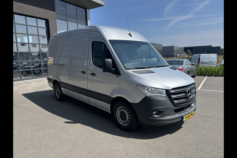 Mercedes-Benz Sprinter 317 CDI L2 H2 MBUX / Carplay navigatie / Cruise control / Airco / 270 Graden achterdeuren