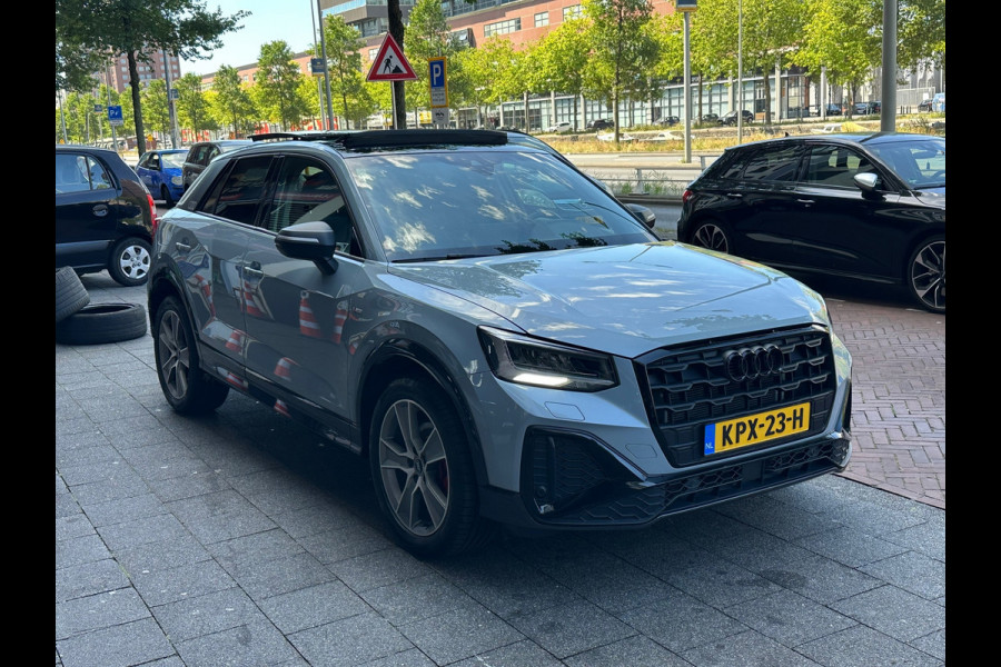 Audi Q2 35 TFSI S-Line Leer Navi Camera Carplay Pano