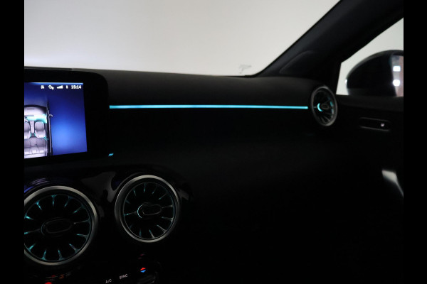 Mercedes-Benz A-Klasse 180 STAR EDITION AMG LINE LIMITED + PANORAMA | SFEERVERLICHTING | 19 INCH LMV | CAMERA