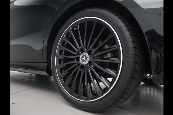 Mercedes-Benz A-Klasse 180 STAR EDITION AMG LINE LIMITED + PANORAMA | SFEERVERLICHTING | 19 INCH LMV | CAMERA