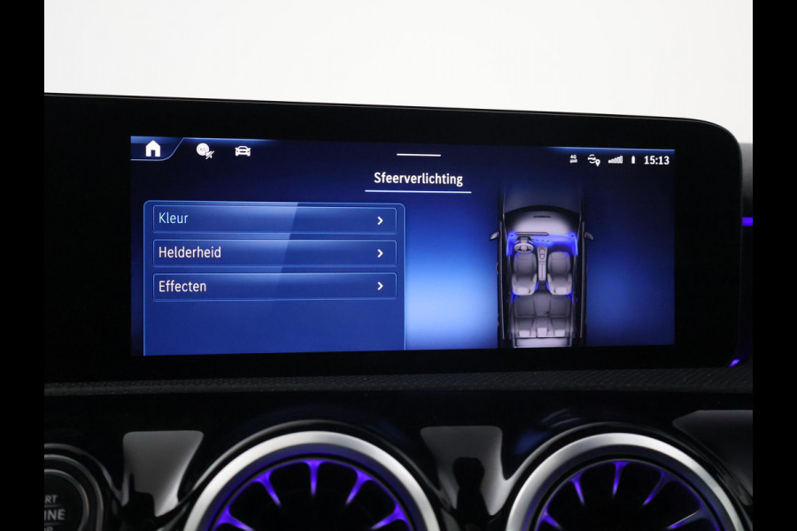 Mercedes-Benz A-Klasse 180 STAR EDITION AMG LINE LIMITED + PANORAMA | SFEERVERLICHTING | 19 INCH LMV | CAMERA