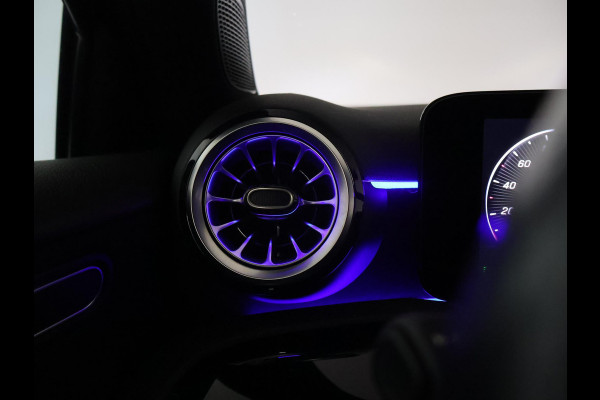 Mercedes-Benz A-Klasse 180 STAR EDITION AMG LINE LIMITED + PANORAMA | SFEERVERLICHTING | 19 INCH LMV | CAMERA