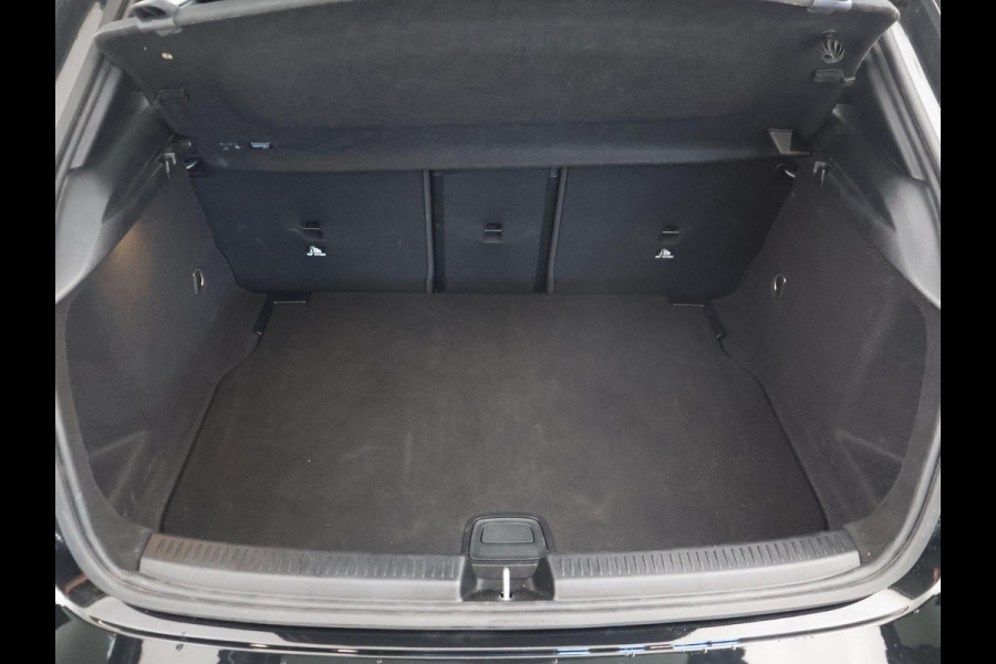 Mercedes-Benz A-Klasse 180 STAR EDITION AMG LINE LIMITED + PANORAMA | SFEERVERLICHTING | 19 INCH LMV | CAMERA
