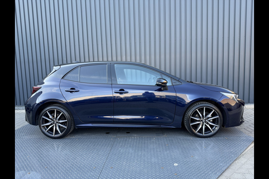 Toyota Corolla Hybrid 140 GR Sport / Bi tone | Schuif-/ kantel dak | Rijklaar!!