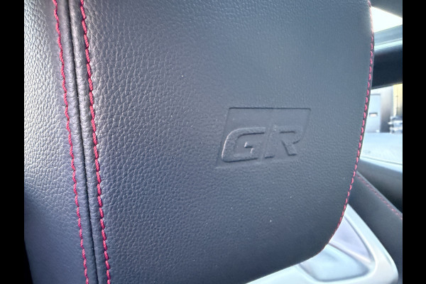 Toyota Corolla Hybrid 140 GR Sport / Bi tone | Schuif-/ kantel dak | Rijklaar!!