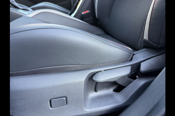 Toyota Corolla Hybrid 140 GR Sport / Bi tone | Schuif-/ kantel dak | Rijklaar!!