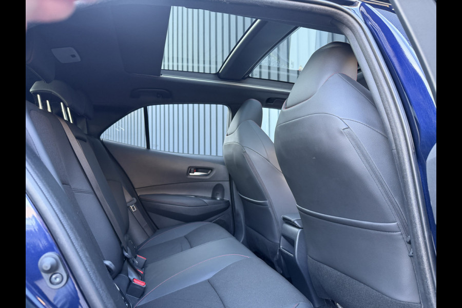 Toyota Corolla Hybrid 140 GR Sport / Bi tone | Schuif-/ kantel dak | Rijklaar!!
