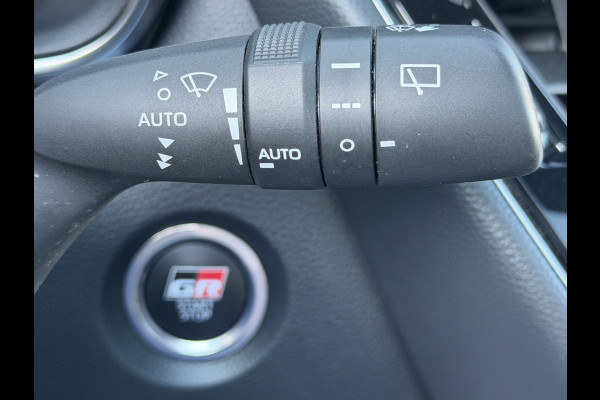 Toyota Corolla Hybrid 140 GR Sport / Bi tone | Schuif-/ kantel dak | Rijklaar!!