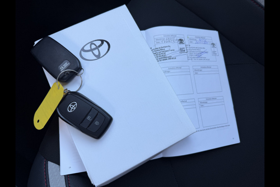 Toyota Corolla Hybrid 140 GR Sport / Bi tone | Schuif-/ kantel dak | Rijklaar!!