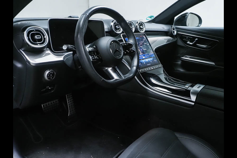 Mercedes-Benz CLE Coupé 300 e AMG Line AMG Premium | Night Pakket | Digital Licht | Memory Voorstoelen | Stuur en Stoelverwarming Inclusief 24 maanden Mercedes-Benz Certified garantie voor Europa.