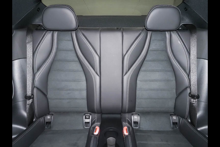 Mercedes-Benz CLE Coupé 300 e AMG Line AMG Premium | Night Pakket | Digital Licht | Memory Voorstoelen | Stuur en Stoelverwarming Inclusief 24 maanden Mercedes-Benz Certified garantie voor Europa.