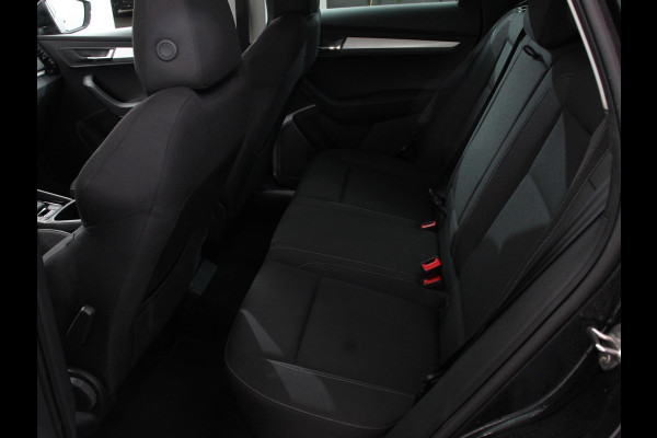 Škoda Karoq 1.5 TSI 150pk DSG ACT Selection DEMO ! Navigatie Apple Carplay/Android Auto Camera Parkeer sensoren Adaptieve Cruise Control Lichtmetalen Velgen Digitale Cockpit
