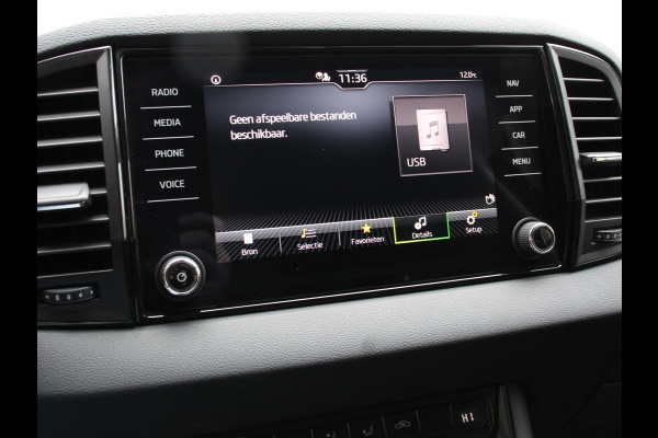 Škoda Karoq 1.5 TSI 150pk DSG ACT Selection DEMO ! Navigatie Apple Carplay/Android Auto Camera Parkeer sensoren Adaptieve Cruise Control Lichtmetalen Velgen Digitale Cockpit