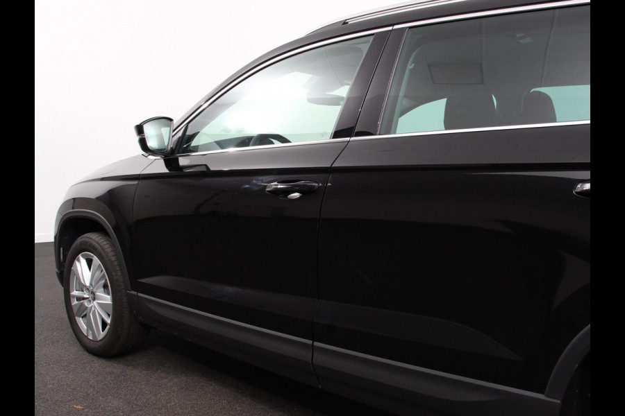 Škoda Karoq 1.5 TSI 150pk DSG ACT Selection DEMO ! Navigatie Apple Carplay/Android Auto Camera Parkeer sensoren Adaptieve Cruise Control Lichtmetalen Velgen Digitale Cockpit