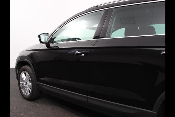 Škoda Karoq 1.5 TSI 150pk DSG ACT Selection DEMO ! Navigatie Apple Carplay/Android Auto Camera Parkeer sensoren Adaptieve Cruise Control Lichtmetalen Velgen Digitale Cockpit