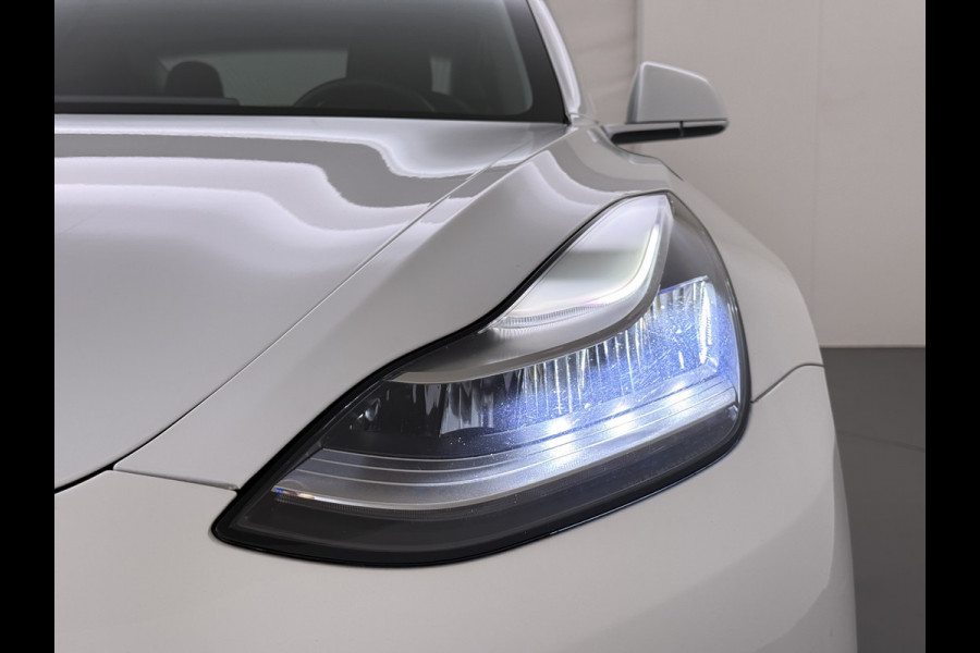 Tesla Model 3 Performance 513PK AWD **FSD** Panoramadak Navi Camera's Leder Stoelverwarming Navi Ecc Adap.Cruise Pdc Led Lmv 20" Google-Maps Elek.Stoelen+Memory Remote App Bediening Premium Audio