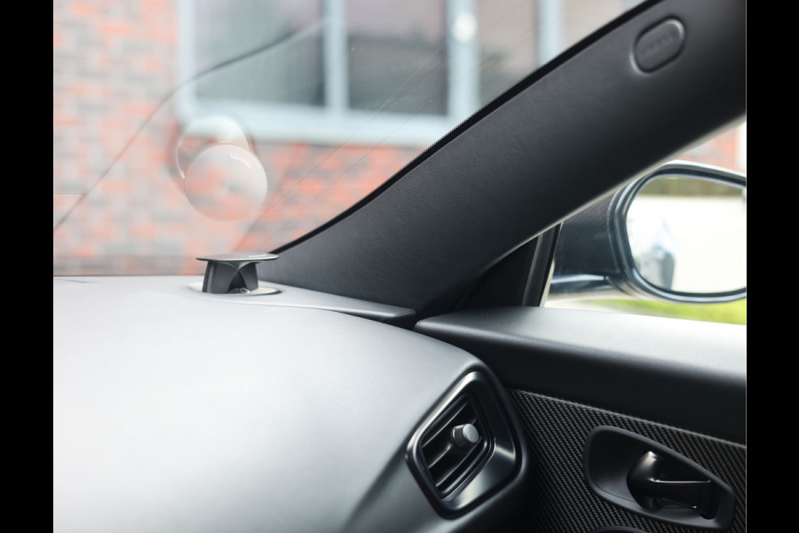 Aston Martin DBS 5.2 V12 Superleggera | B&O BeoSound - Xenon Grey