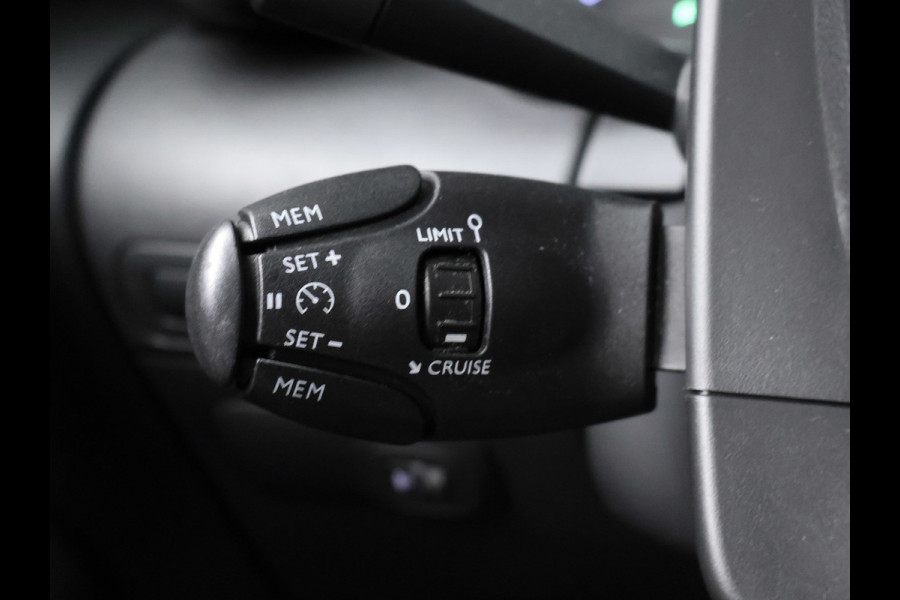 Citroën C3 Aircross 1.2 PureTech S&S Feel Sport (APPLE CARPLAY,NAVI,CLIMATE,CRUISE,GETINT,SPORTSTOELEN,LM VELGEN,NETTE STAAT)