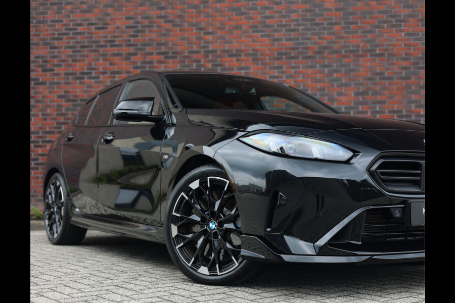 BMW 1-serie M135i xDrive | M Performance - Pano - Harman Kardon