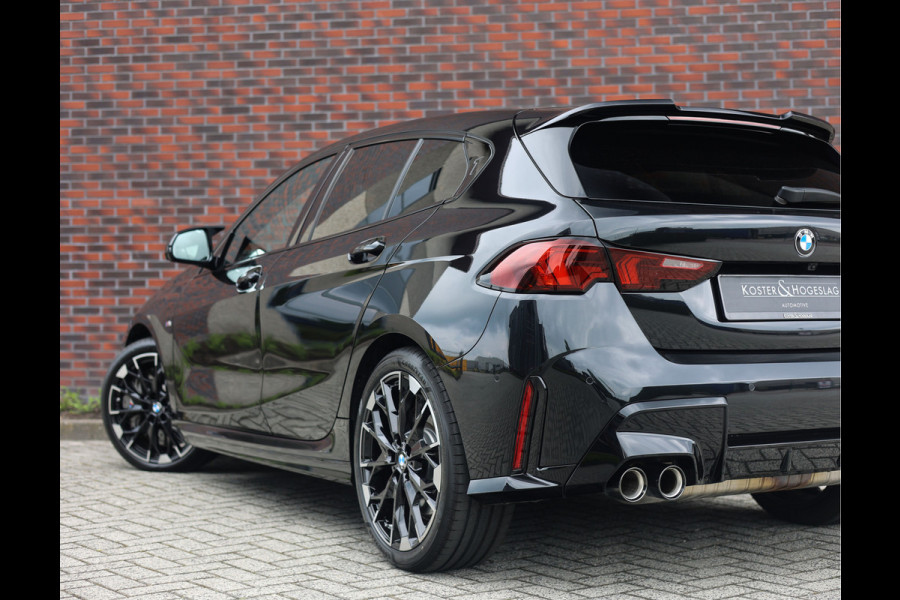 BMW 1-serie M135i xDrive | M Performance - Pano - Harman Kardon