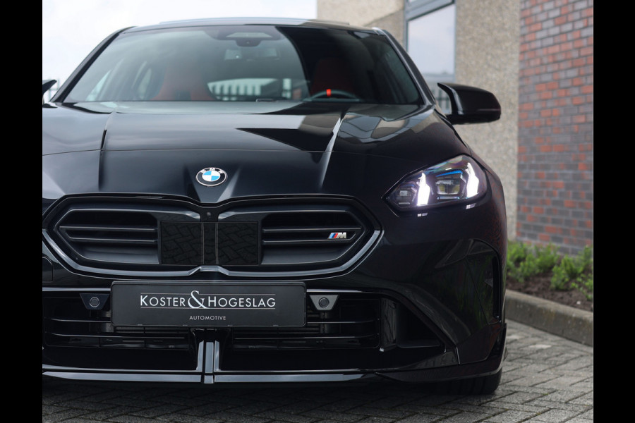 BMW 1-serie M135i xDrive | M Performance - Pano - Harman Kardon