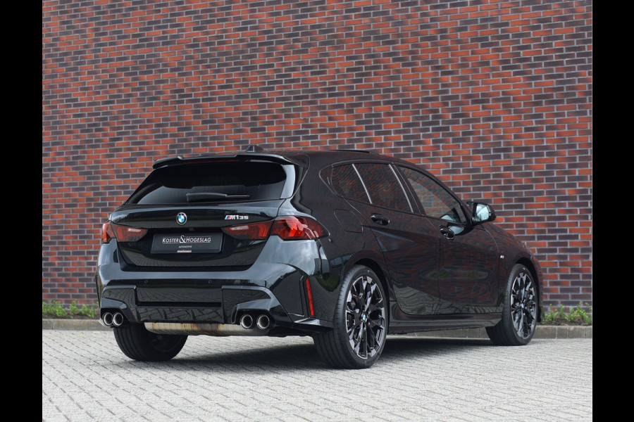 BMW 1-serie M135i xDrive | M Performance - Pano - Harman Kardon