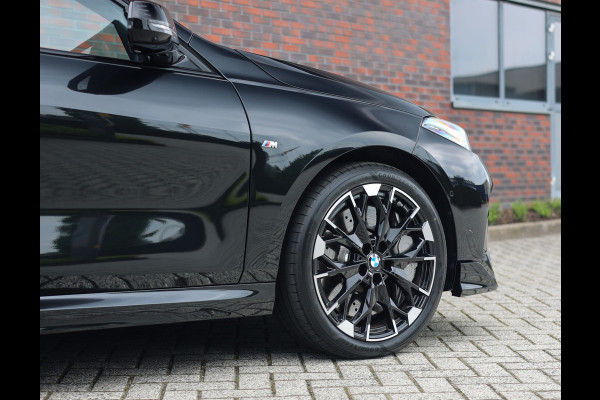 BMW 1-serie M135i xDrive | M Performance - Pano - Harman Kardon