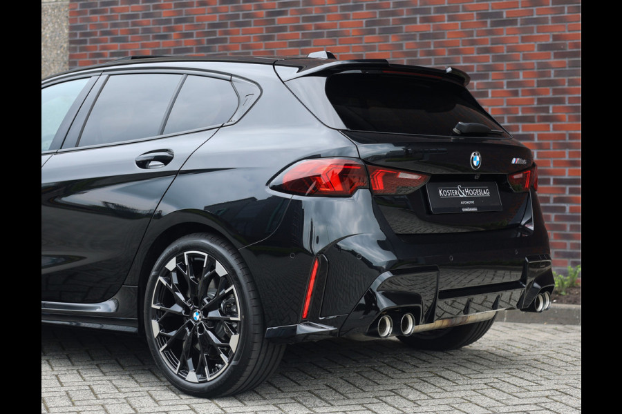 BMW 1-serie M135i xDrive | M Performance - Pano - Harman Kardon
