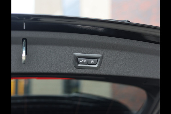 BMW 1-serie M135i xDrive | M Performance - Pano - Harman Kardon