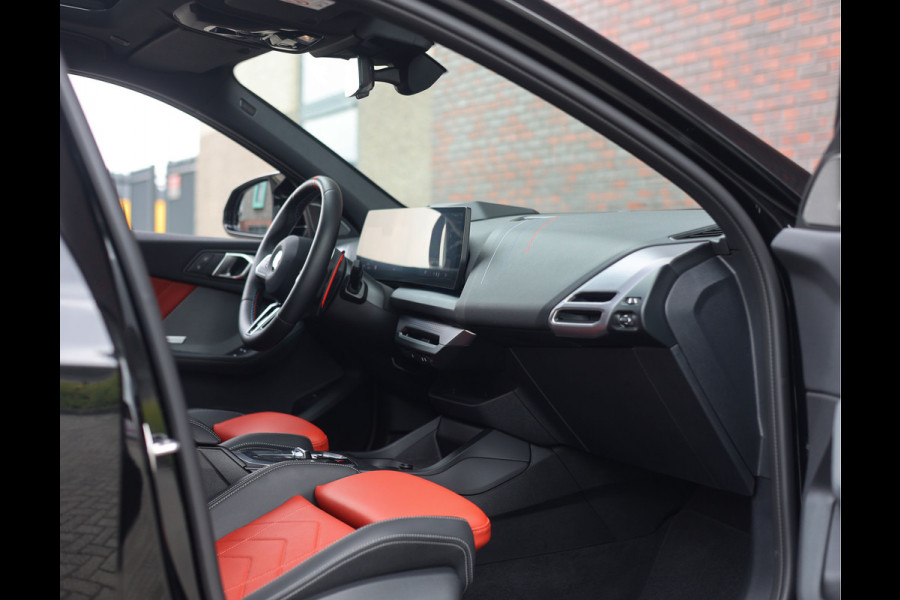 BMW 1-serie M135i xDrive | M Performance - Pano - Harman Kardon