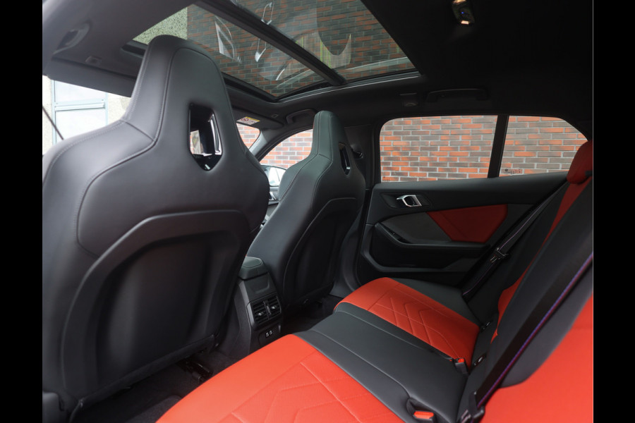 BMW 1-serie M135i xDrive | M Performance - Pano - Harman Kardon