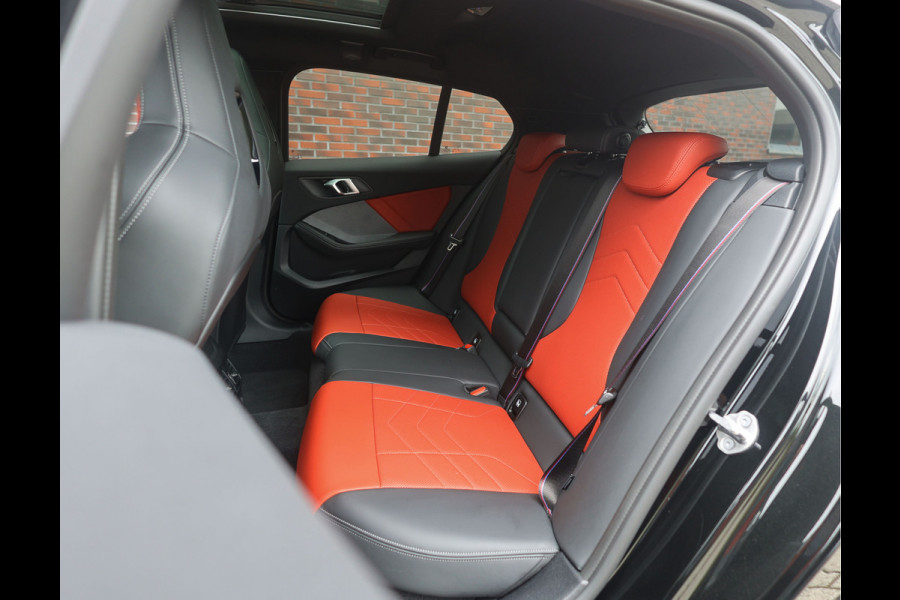 BMW 1-serie M135i xDrive | M Performance - Pano - Harman Kardon