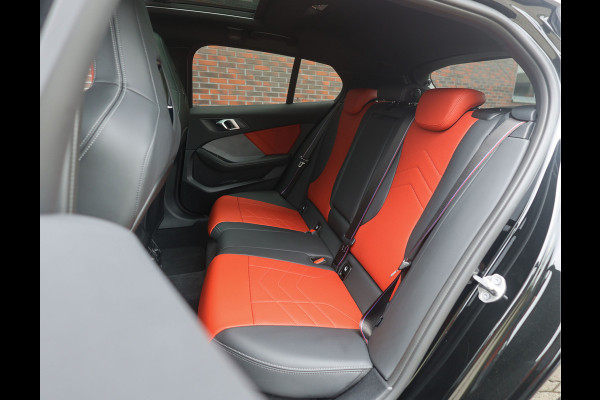 BMW 1-serie M135i xDrive | M Performance - Pano - Harman Kardon