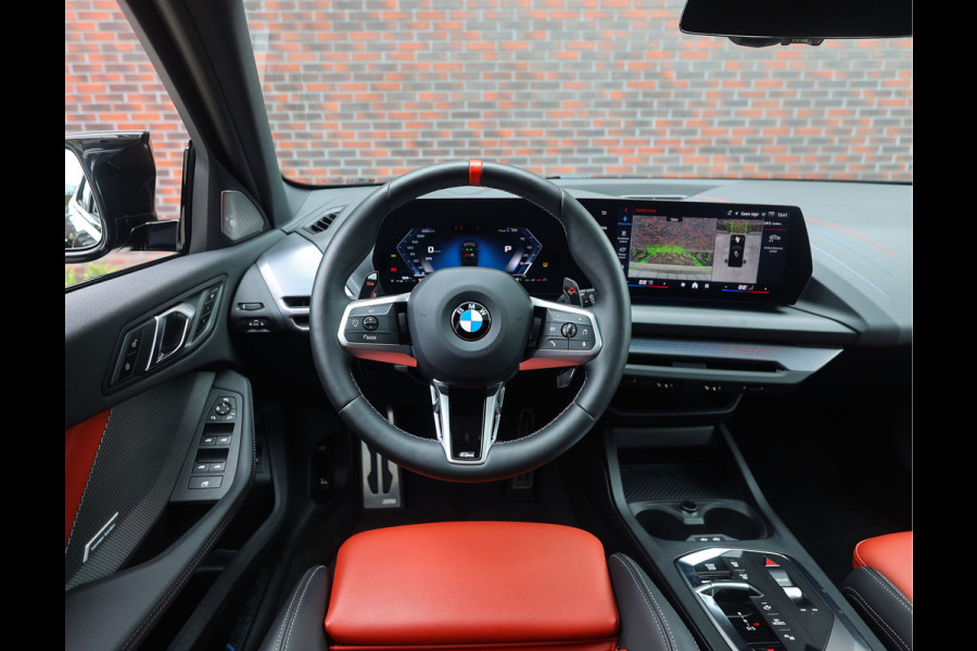 BMW 1-serie M135i xDrive | M Performance - Pano - Harman Kardon