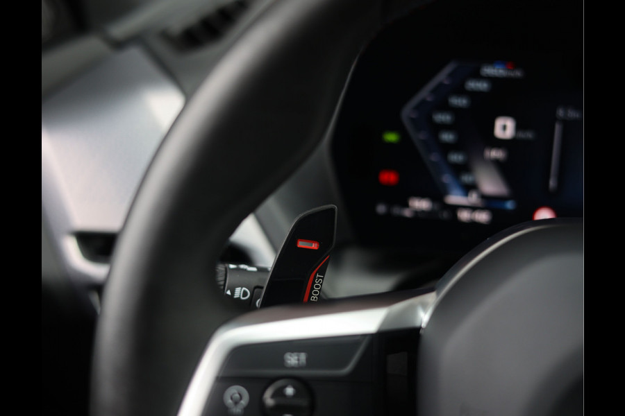 BMW 1-serie M135i xDrive | M Performance - Pano - Harman Kardon