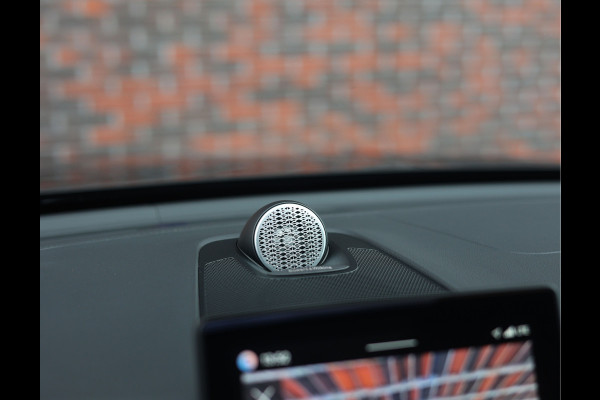 Volvo XC60 T8 AWD Polestar Engineered | Pano - Trekhaak - Bowers&Wilkins