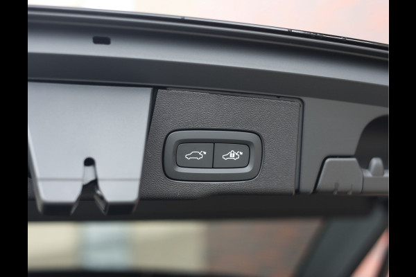 Volvo XC60 T8 AWD Polestar Engineered | Pano - Trekhaak - Bowers&Wilkins