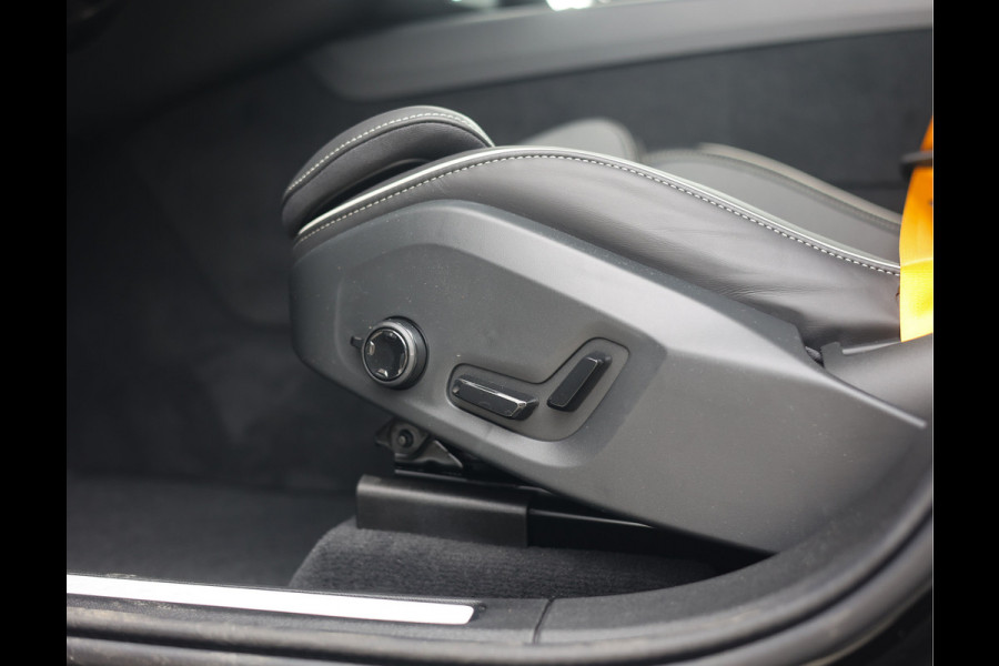 Volvo XC60 T8 AWD Polestar Engineered | Pano - Trekhaak - Bowers&Wilkins